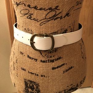 2/10$ Perfect white belt